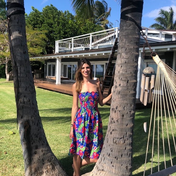 Meet your Posher, Courtney! - Picture 2 of 6